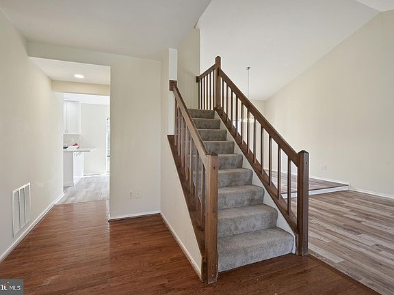 3rd image of 20727 Aspenwood Ln