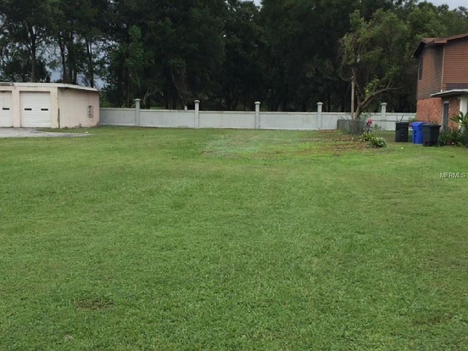 2nd image of 3025 Lake Ellen Dr
