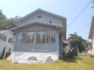 583 Cooke St, Waterbury, CT 06710