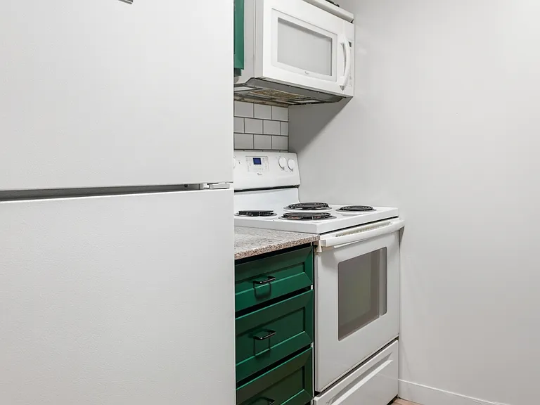 87 W 300 N — Photo 10