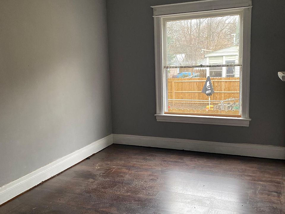 2nd image of 101-107 Hollenbeck St