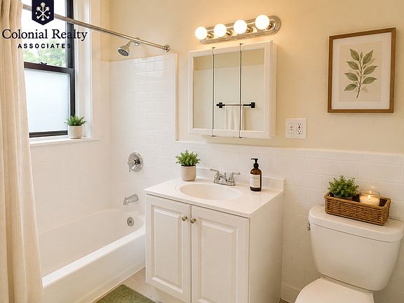 3rd image of 1480 Beacon St #3