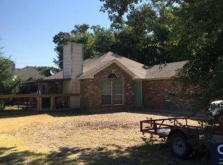 900 Hillburn Dr, West Tawakoni, TX 75474