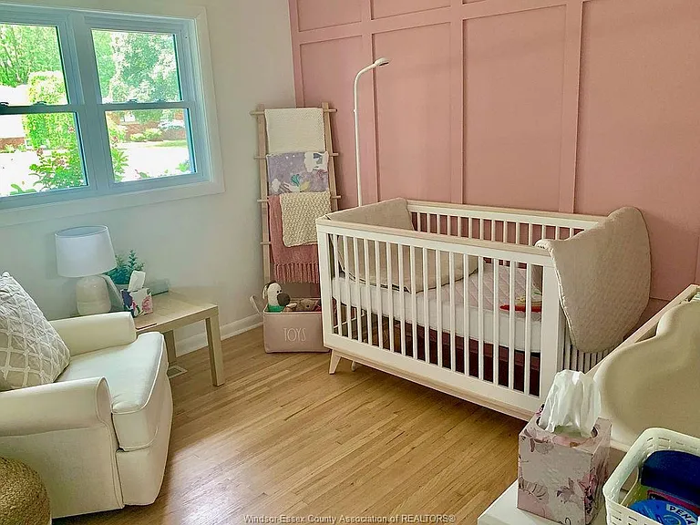 338 Barry Ave — Photo 13