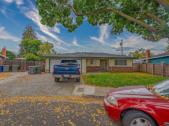 3rd image of 688 Elise Ct