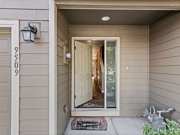 3rd image of 9509 NE 73rd St