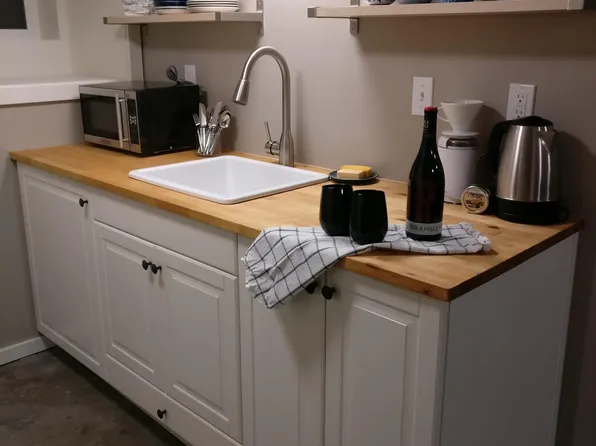 (undisclosed Address), Portland, OR 97211