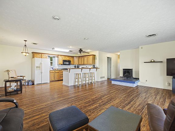 4th image of 343 Blue Sky Ln
