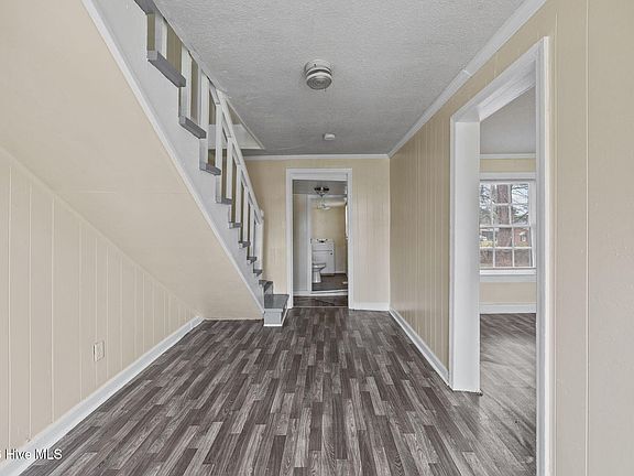 4th image of 408 Boush Street