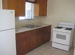 2nd image of 3937 1/2 E Bellevue St