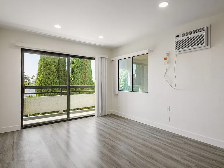 5533 Barton Ave — Photo 29