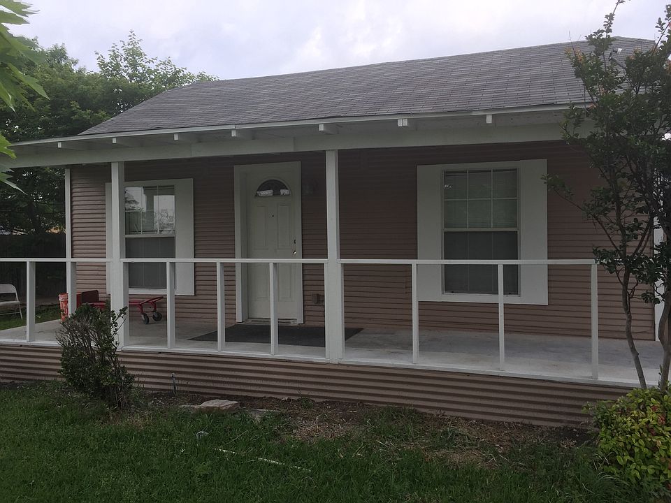 1st image of 3205 McKinney St