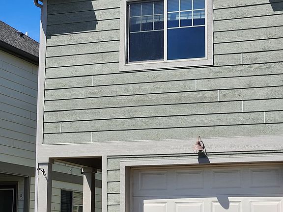 5th image of 957 Forestglen Dr APT A