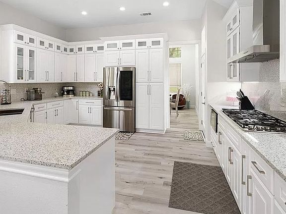 5th image of 17924 Castle Bend Dr
