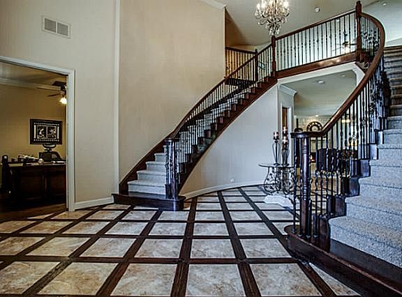 4th image of 2709 Wolf Creek Dr