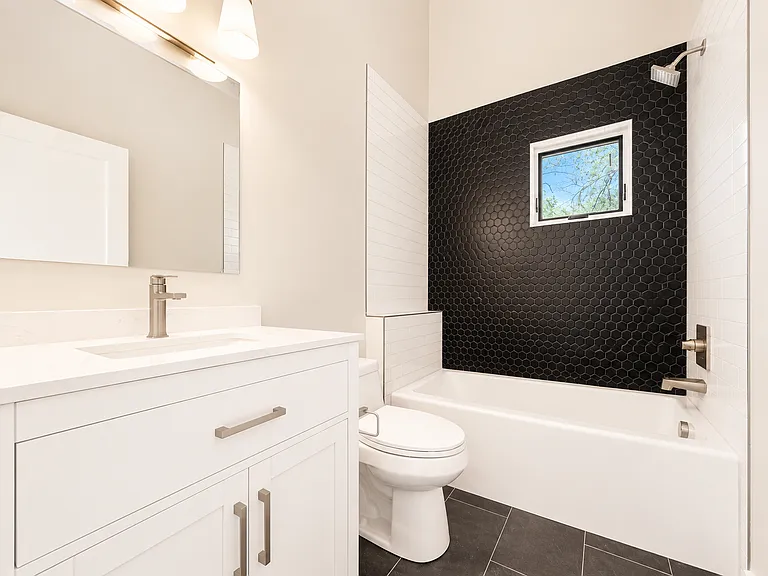 180 Mountain Shadows Dr — Photo 9