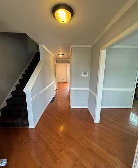 1145 Dunbarton Ln — Photo 4