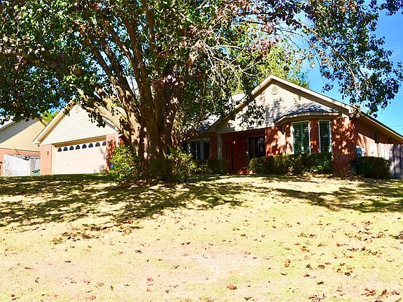 2nd image of 115 Harvest Hill Cir
