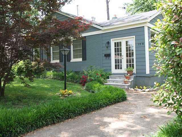 1st image of 19 Larchmont Dr