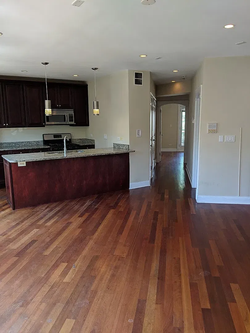 2 bed, 900 sqft, $2,998 — Photo 3