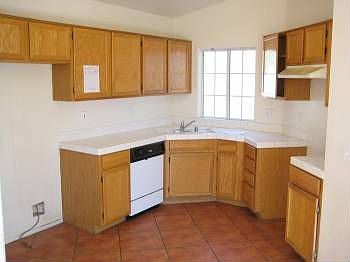 4th image of 517 Willowick Ave