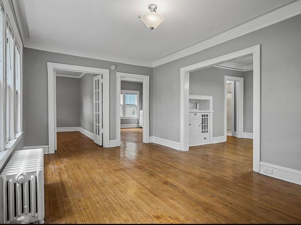 1st image of 414 Morgan Ave S #2
