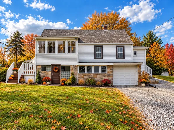 805 Meadowbrook Rd, Trafford, PA 15085