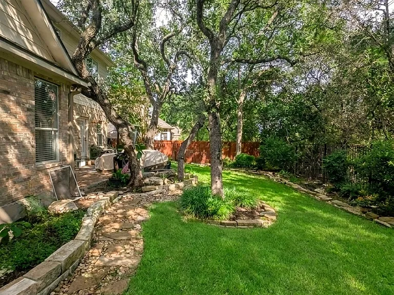 817 Maurice Dr — Photo 29