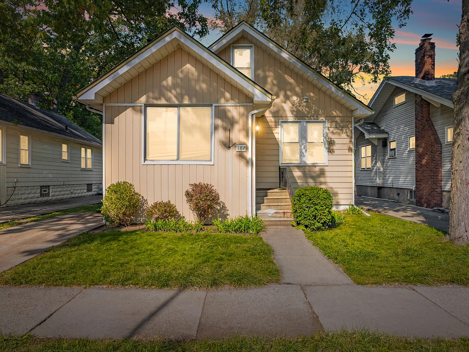 3 bed, 1430 sqft, $1,495 — Photo 1