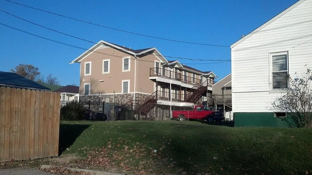 N Main St, Poplar Bluff — Photo 2