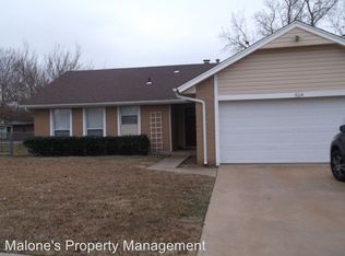 604 SW 22nd St, Moore, OK 73160