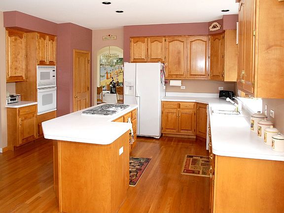 4th image of 1320 Medinah Dr