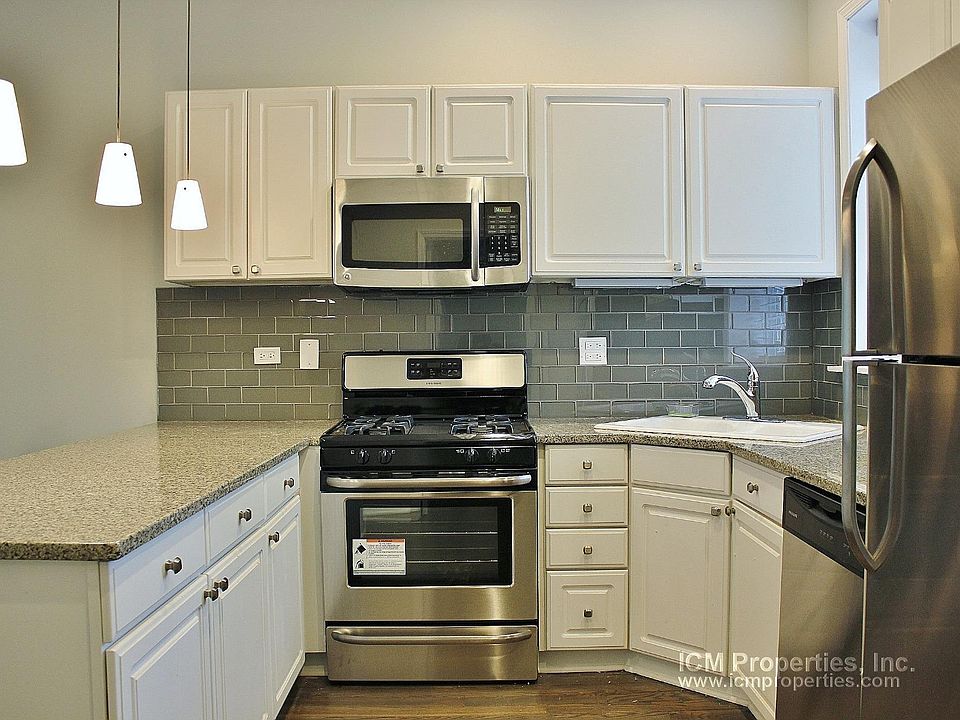 1st image of 3852 N Southport Ave #3F