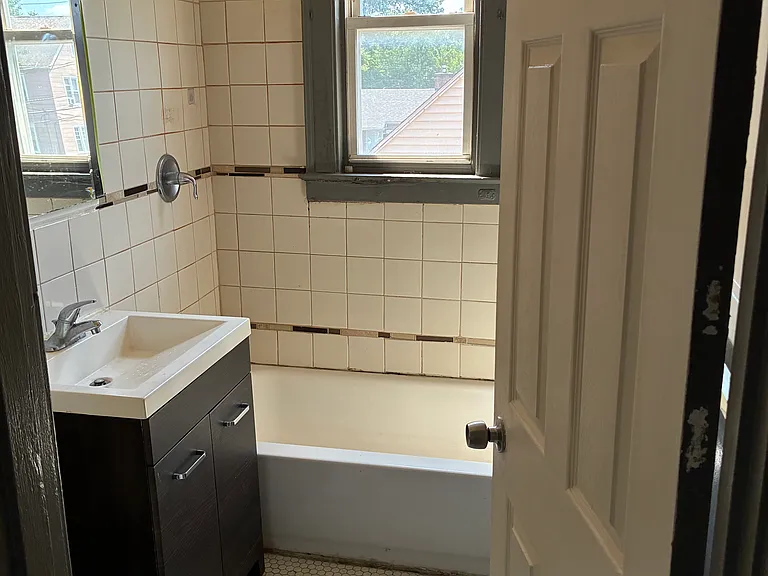 63 Glendale Ave #3 — Photo 2