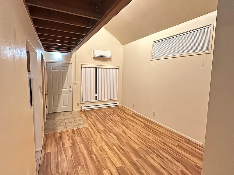 910 E 9th Ave #3 — Photo 14