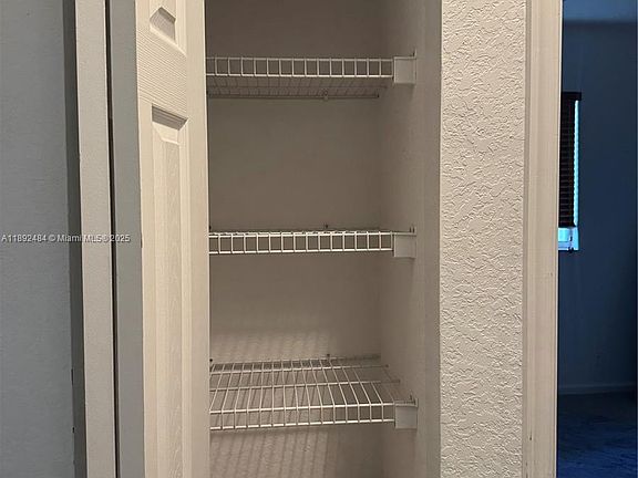 3rd image of 3152 N Greenleaf Cir