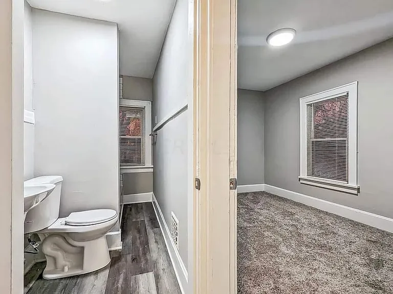 1091 Reinhard Ave — Photo 5