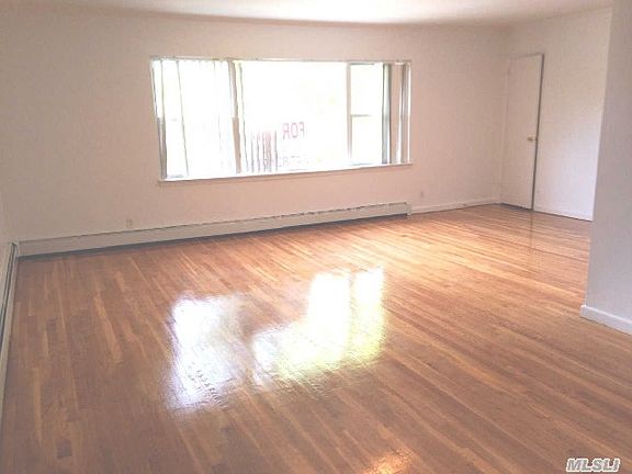 3rd image of 5852 197th St