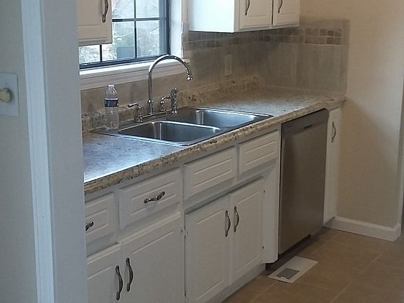 2nd image of 1508 Oakwood Cir