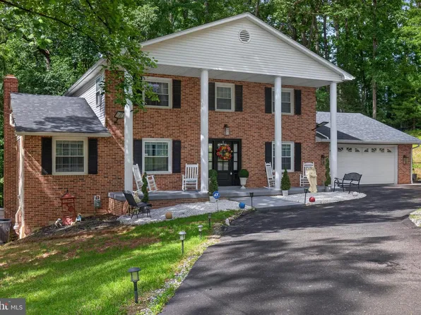 4009 Robin Hood Dr, York, PA 17408