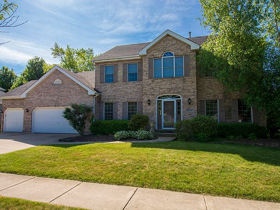 2nd image of 0N597 E Weaver Cir