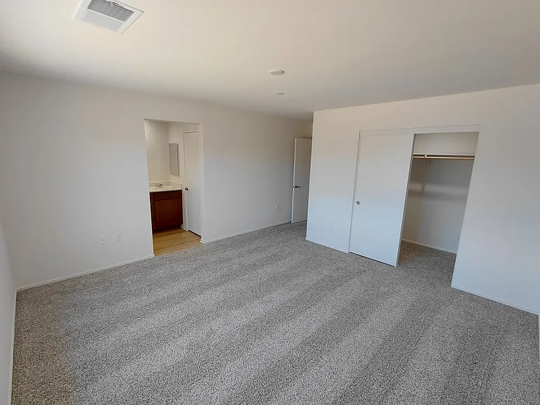 475 Palomino Ct — Photo 32