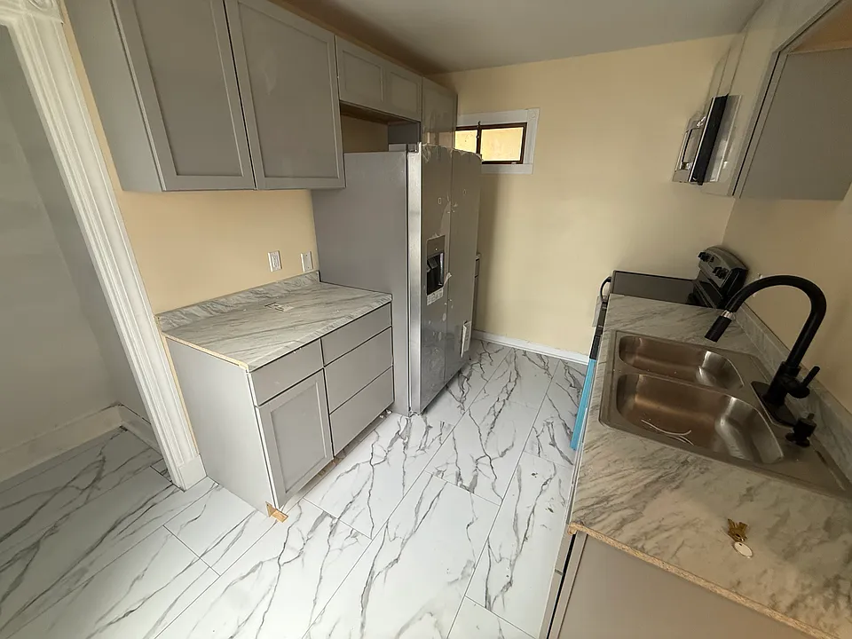 25 Pleasant Ave #3