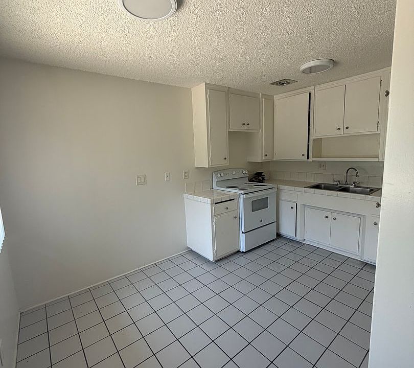 1st image of 1650 Newport Ave APT 2