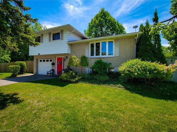 1 Greenwood Ave, Cambridge, ON N1R 2Y2