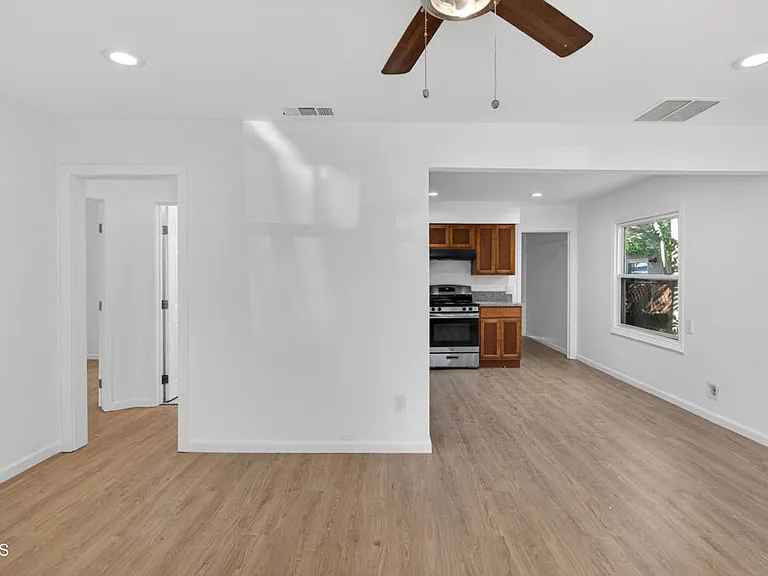 3307 Belden St — Photo 7
