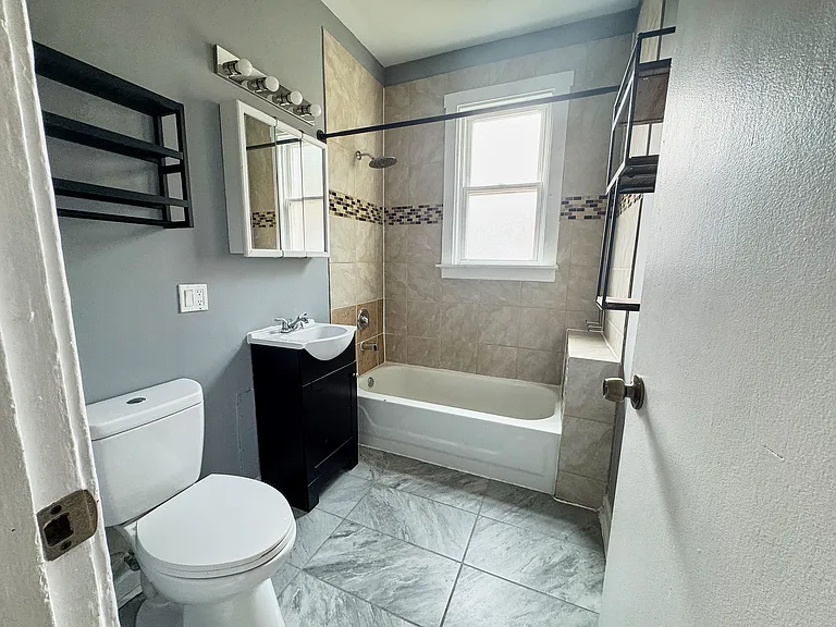 637 N Monticello Ave #2 — Photo 16
