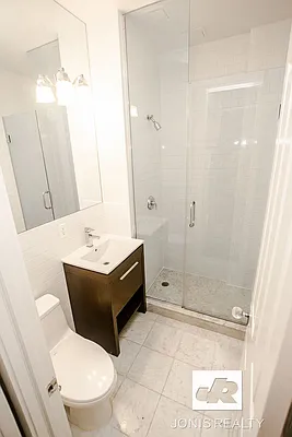 Rented by Jonis Realty | media 5