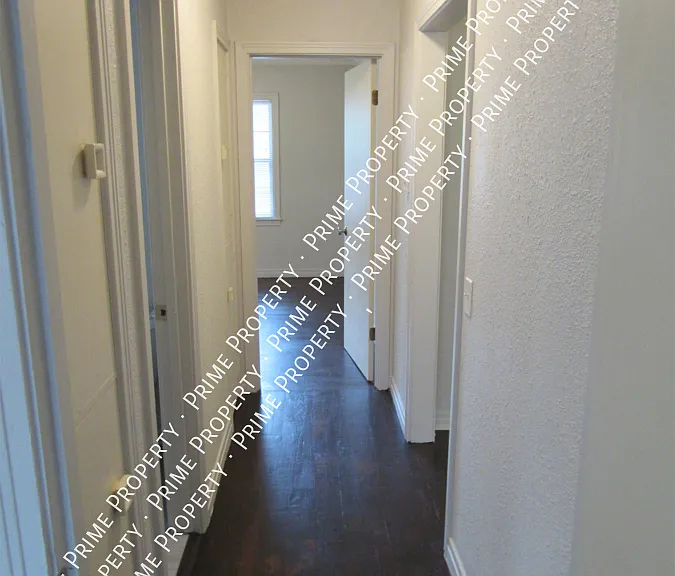 412 W Prescott Ave #2 — Photo 3