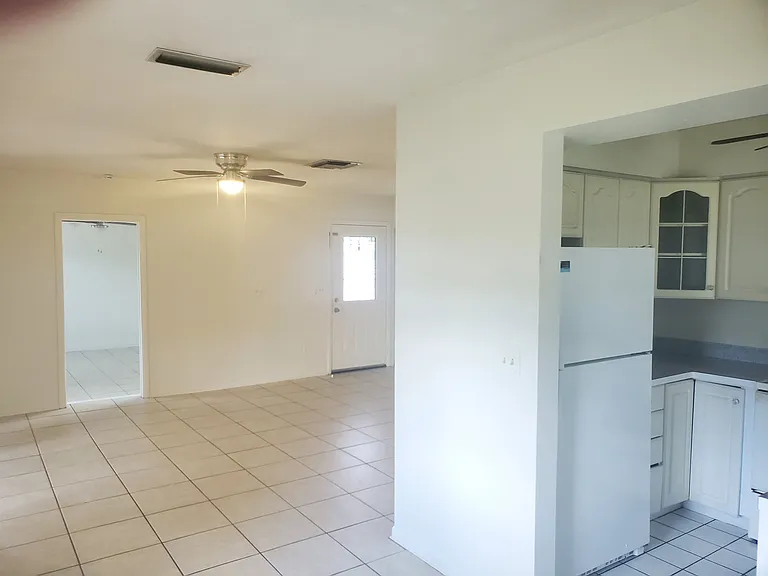 2097 Jessamine Ct — Photo 15